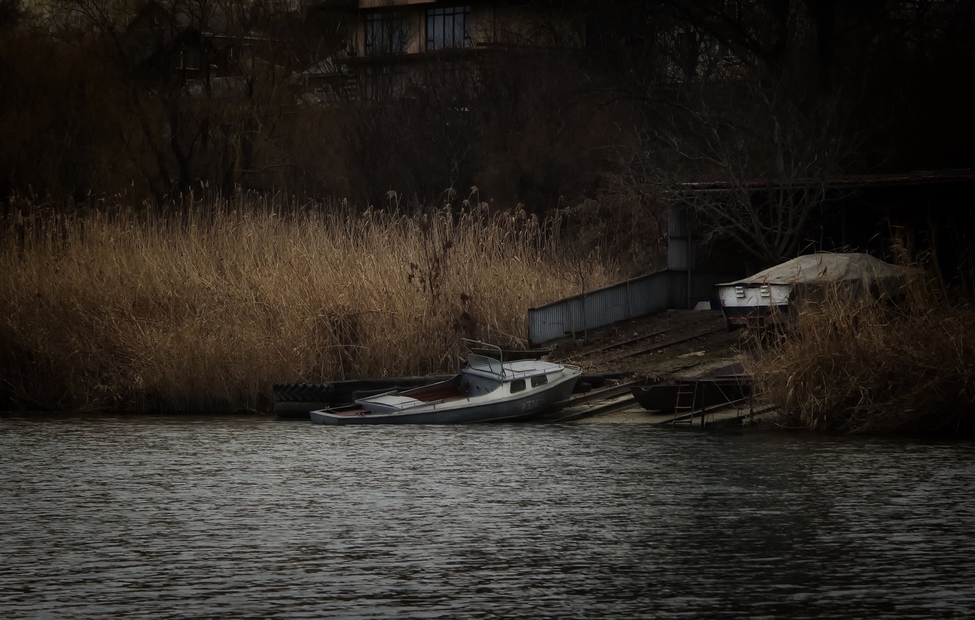 На том берегу