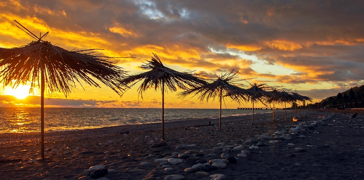 Зимний вечер в Гаграх...