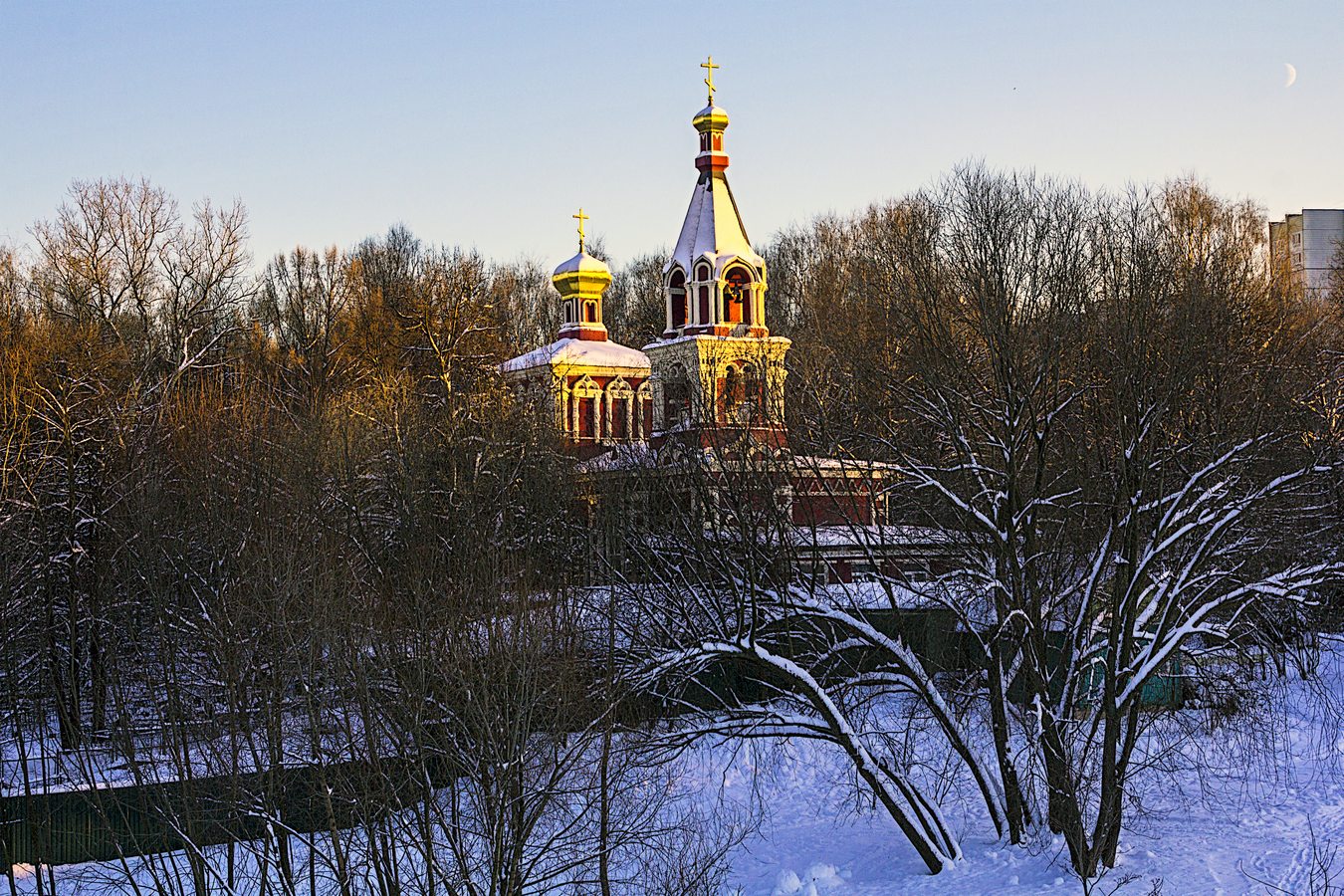 В вечернем свете.