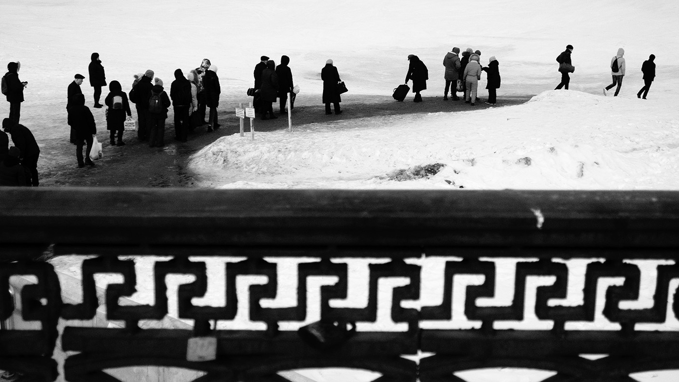 два замочка на парапете