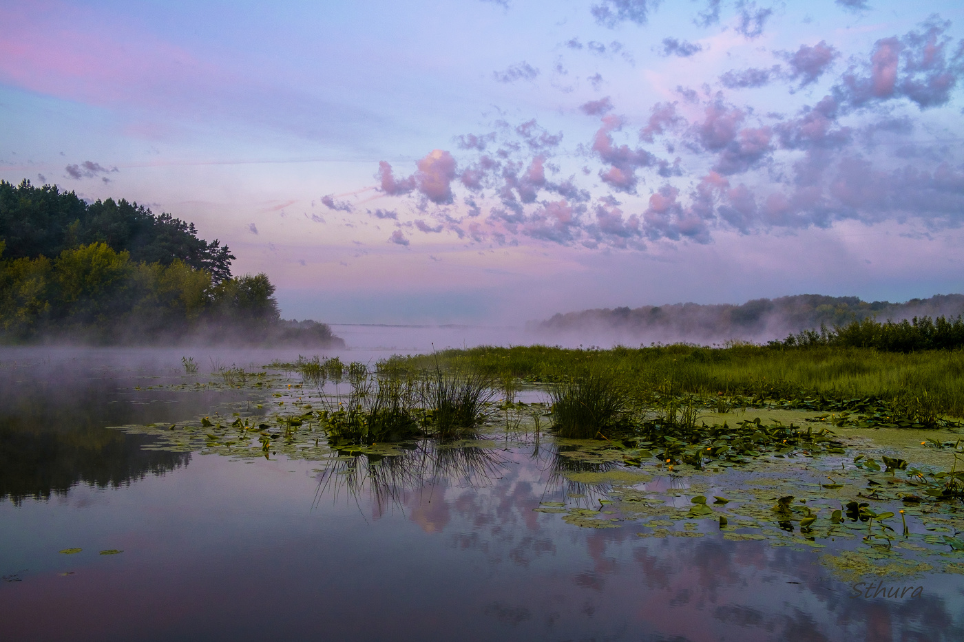 На рассвете.