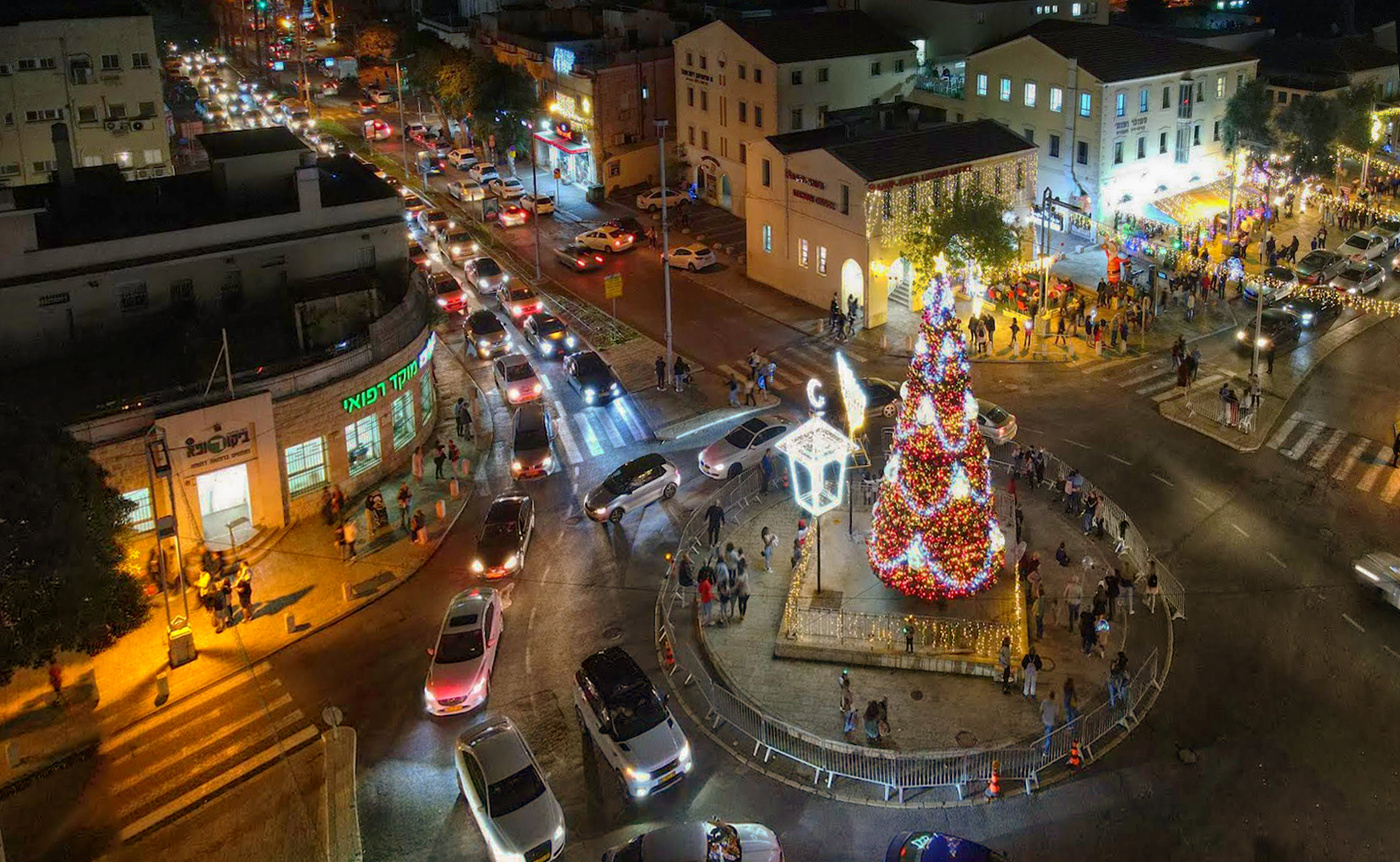 С Наступающим!