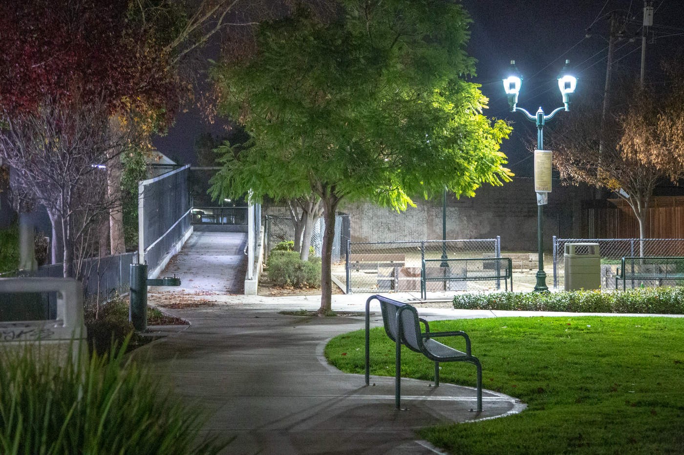 Кого-то нет... кого-то жаль...