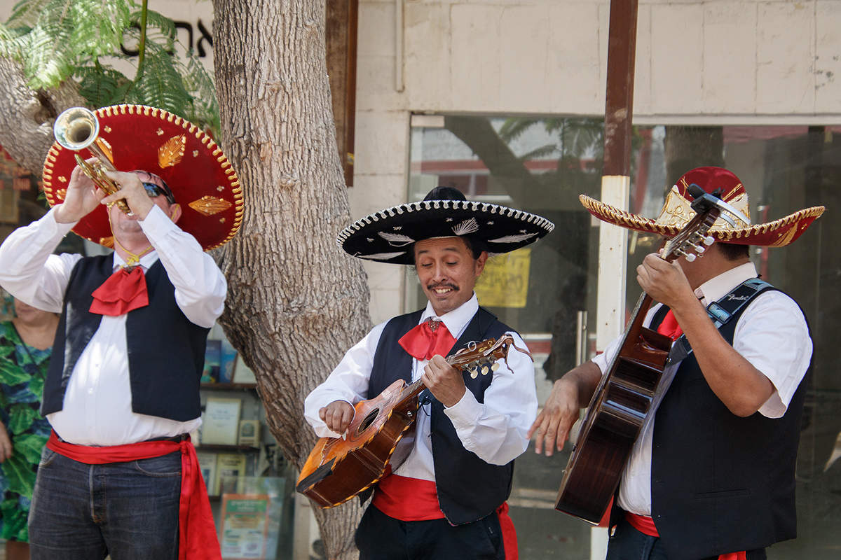 Уличные музыканты