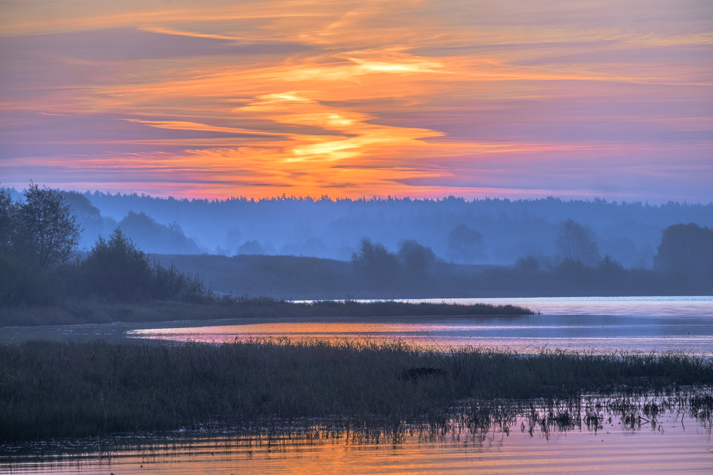 На рассвете.