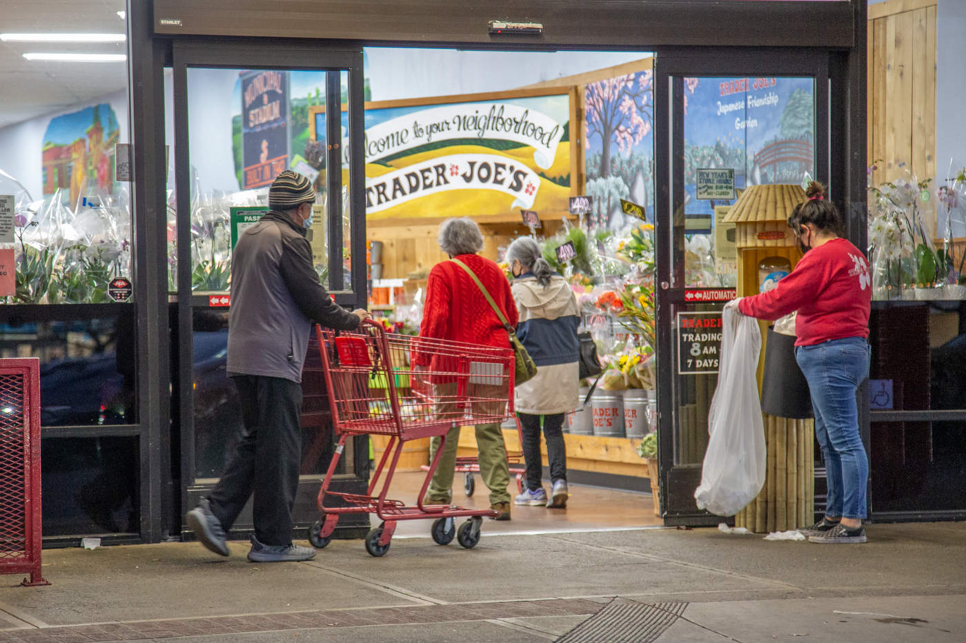 По магазинам