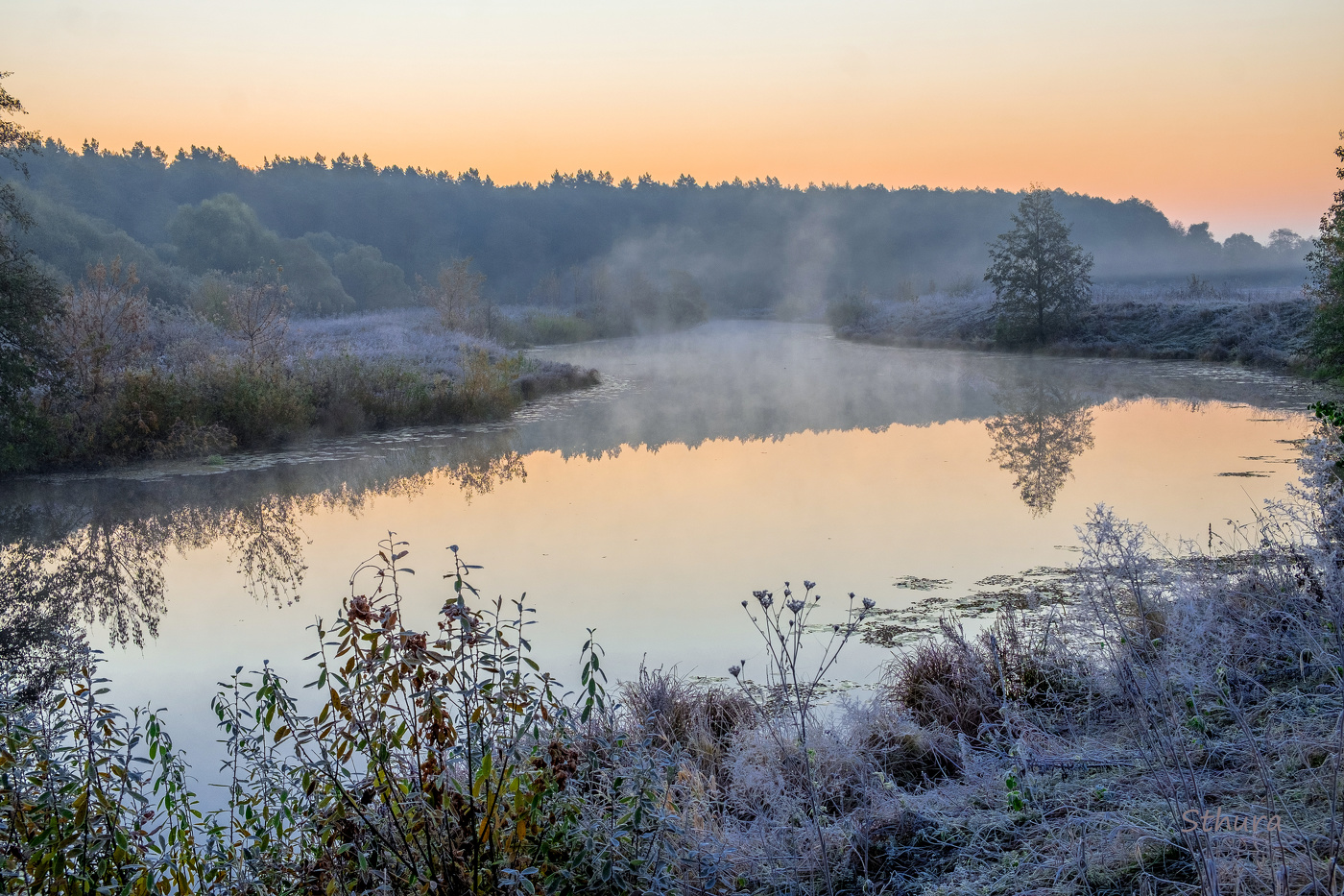 Туман поднимается.