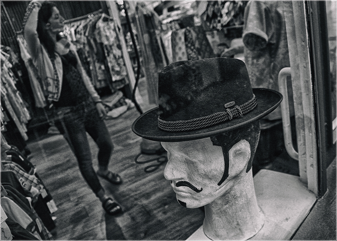 Леди и джентельмЕн...