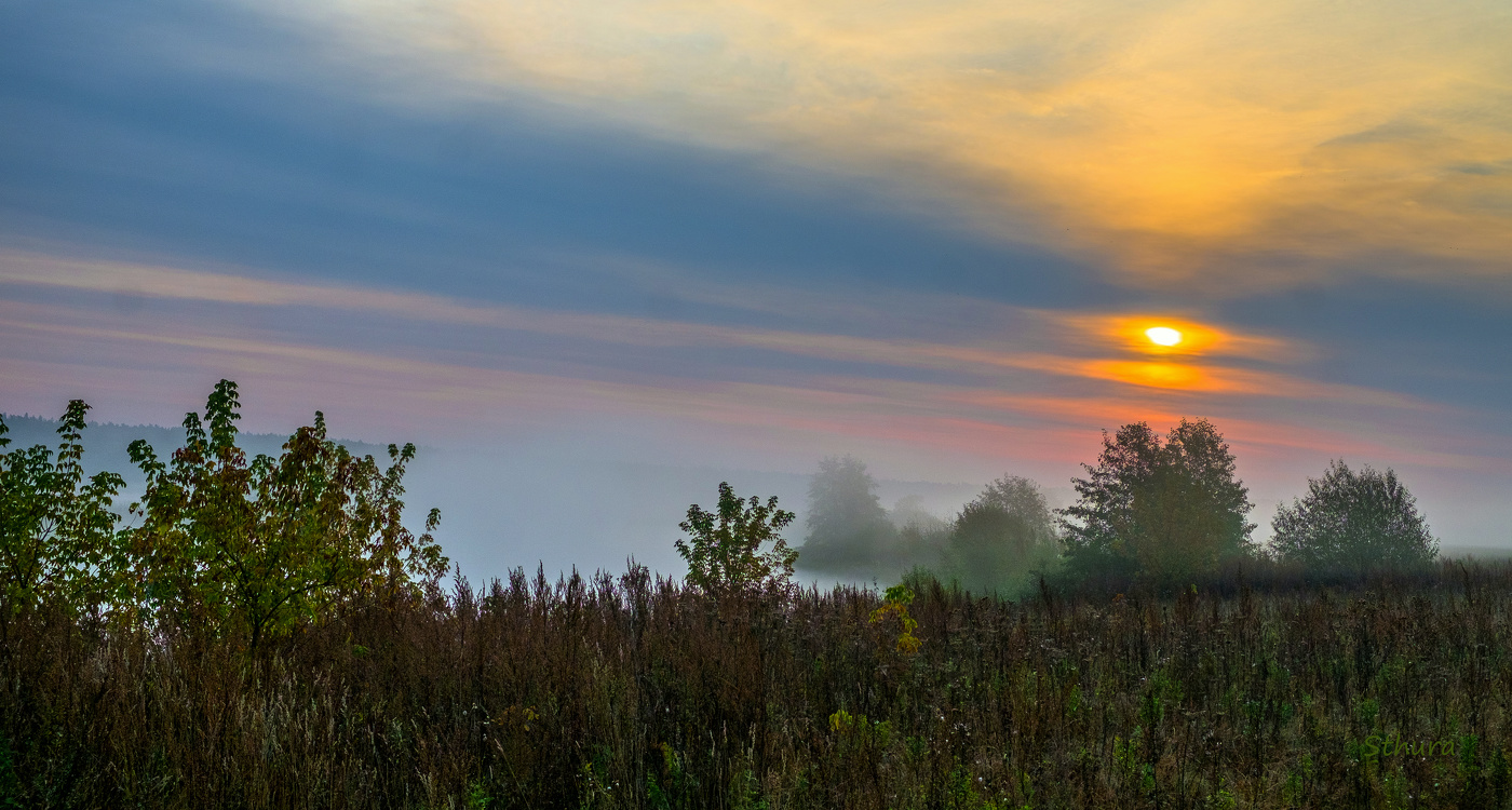 Пейзаж у озера.