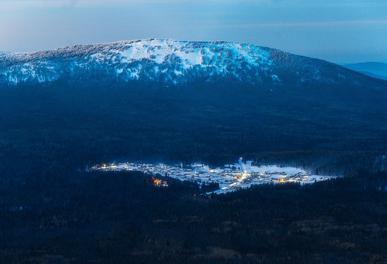 Сибирка на фоне Хребта