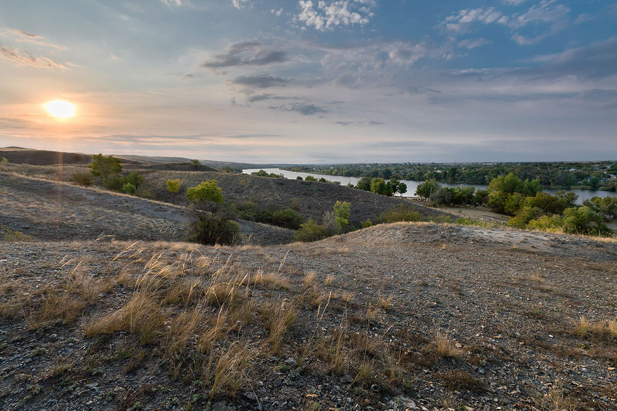 На голых холмах