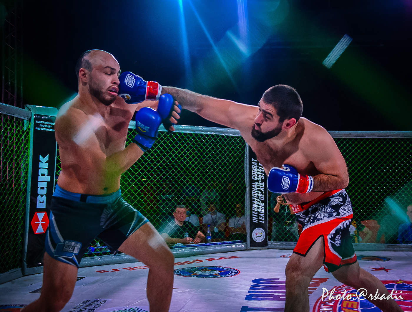 Правый прямой