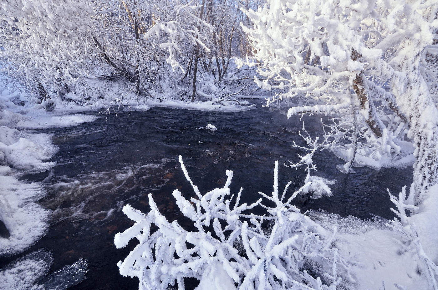 Заиндевело