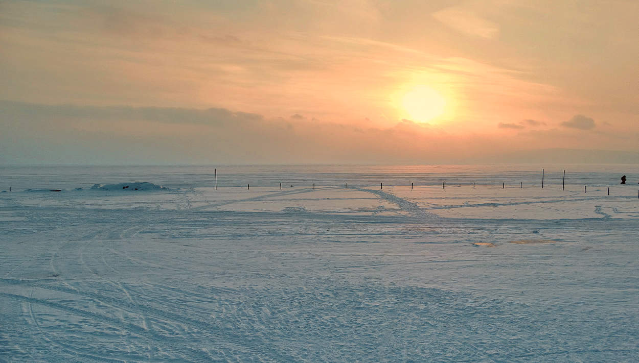 Встречая зимнее утро на Байкале