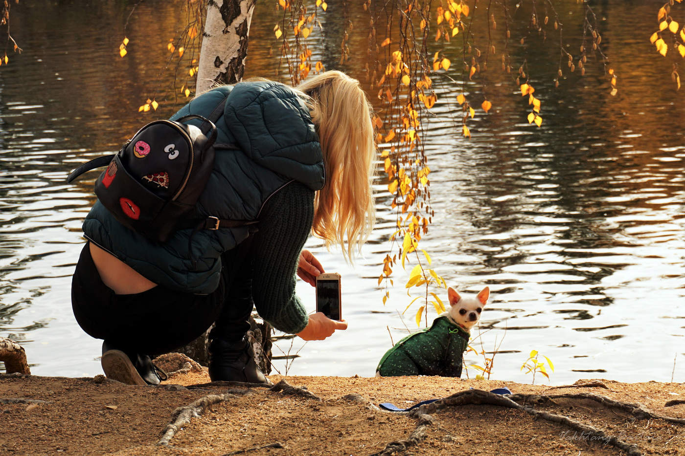 Портрет на фоне осени