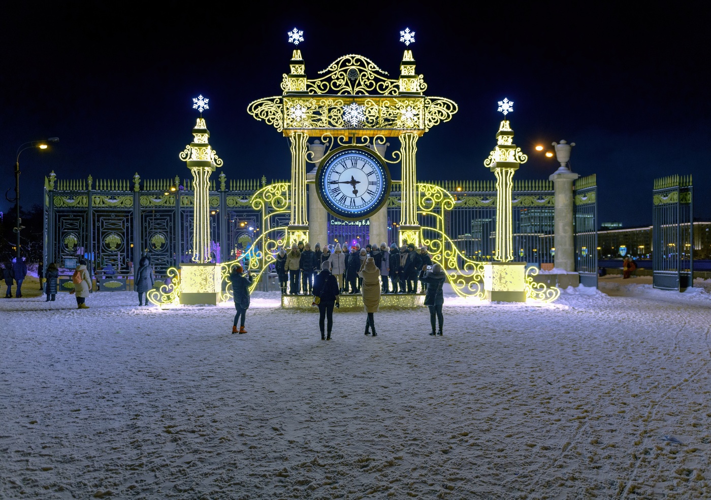 Возле Парка Горького