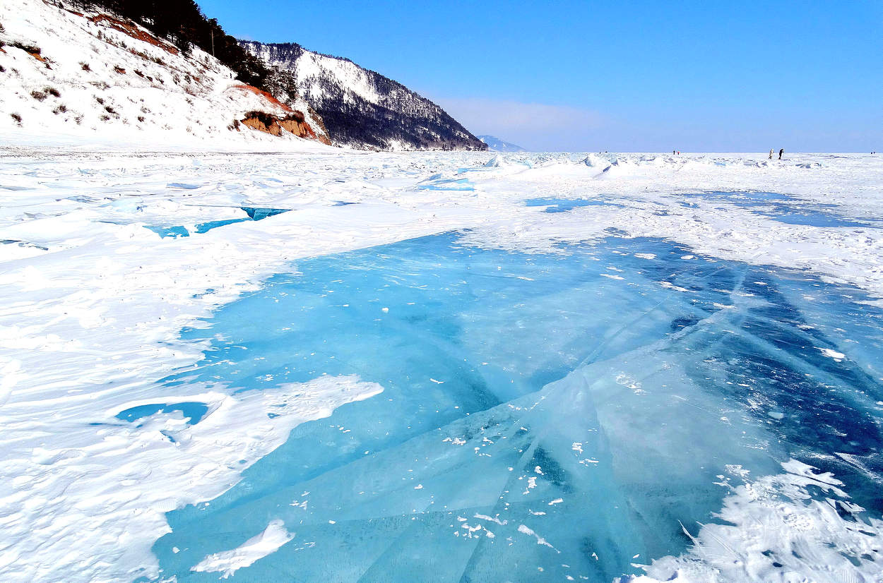 Лёд и торосы Байкала