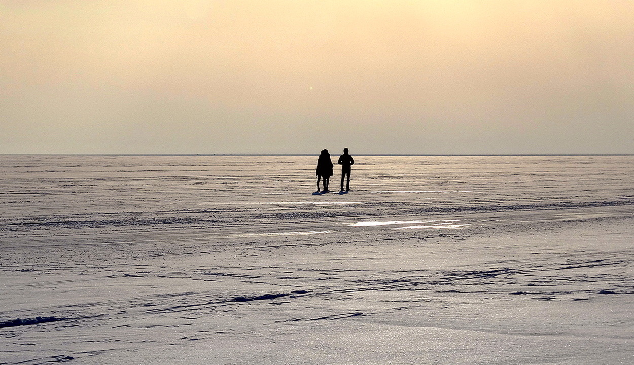 Любуясь просторами Байкала