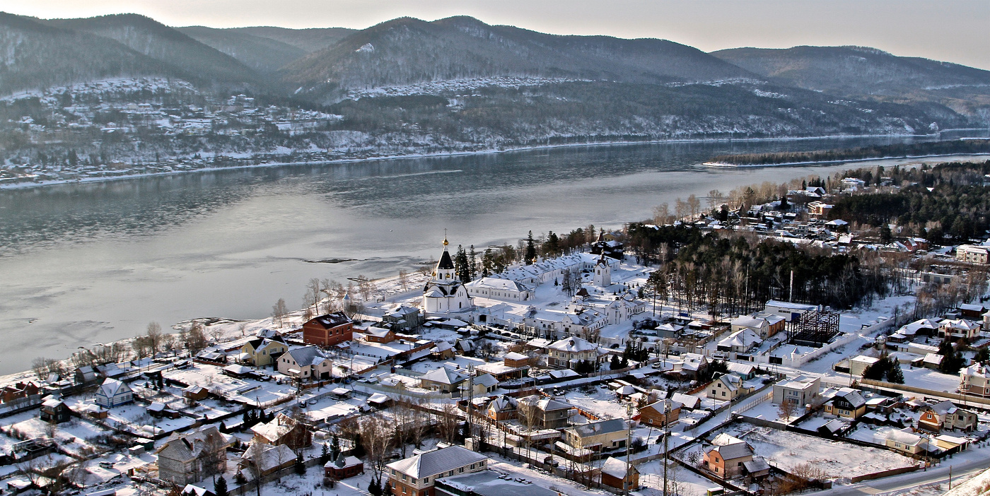 Вид на берега Енисея из Красноярского Академгородка