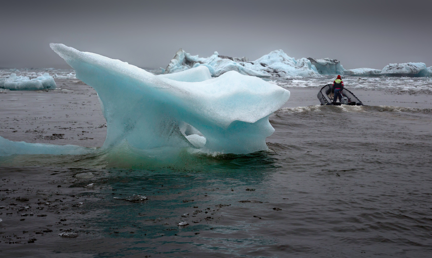 Утренняя прогулка в тихой лагуне.