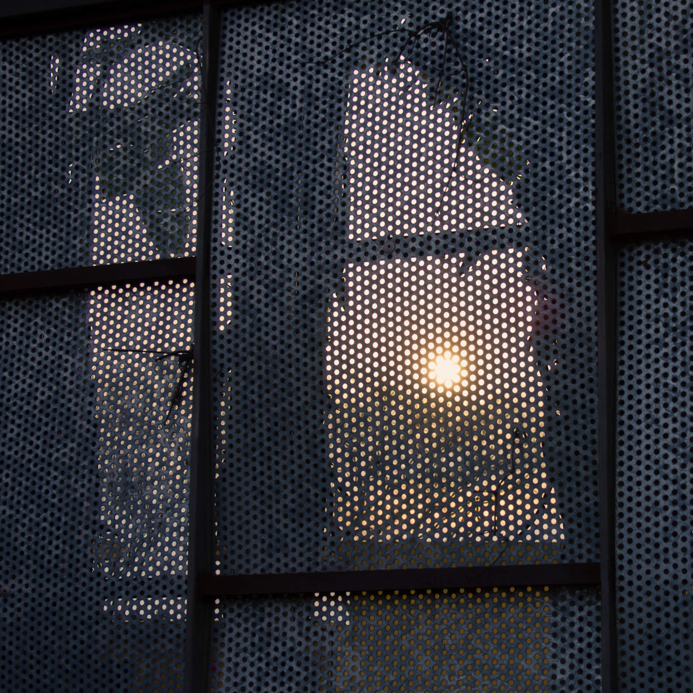 Там за забором...