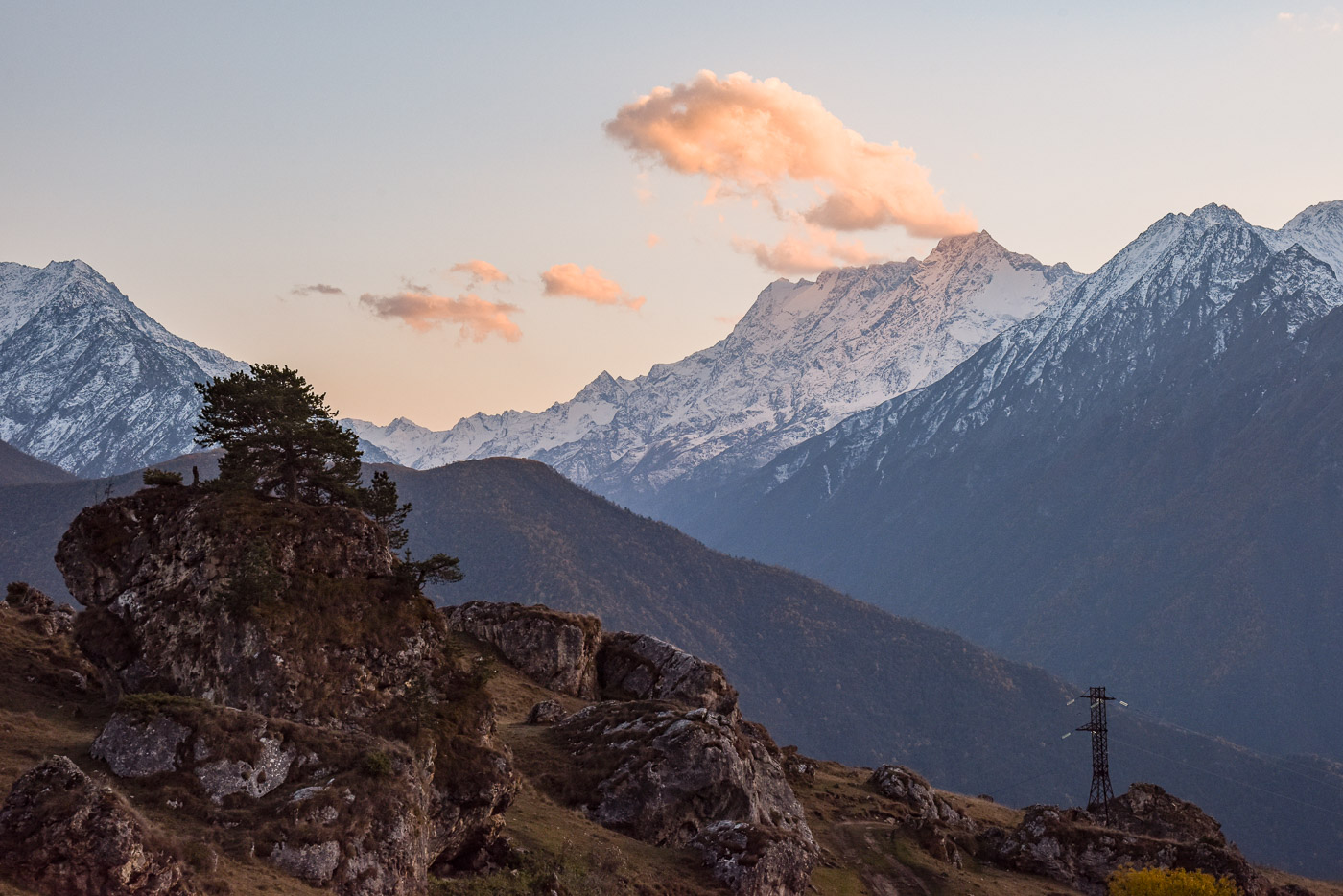 Ночевала тучка золотая...