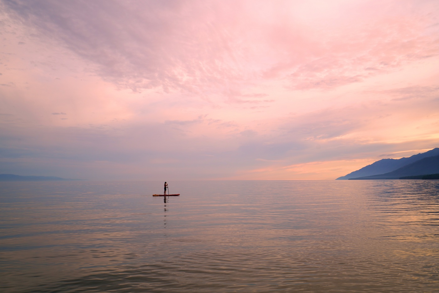 Девушка с веслом