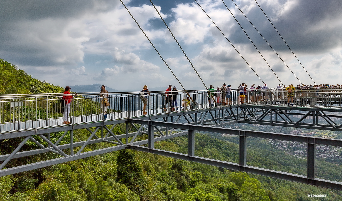 Над джунглями Янода.