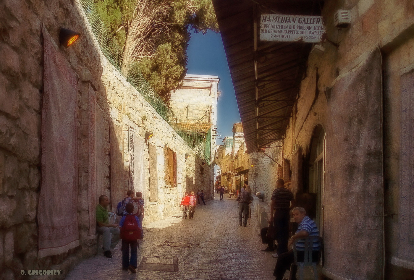 В камне память и стук шагов...