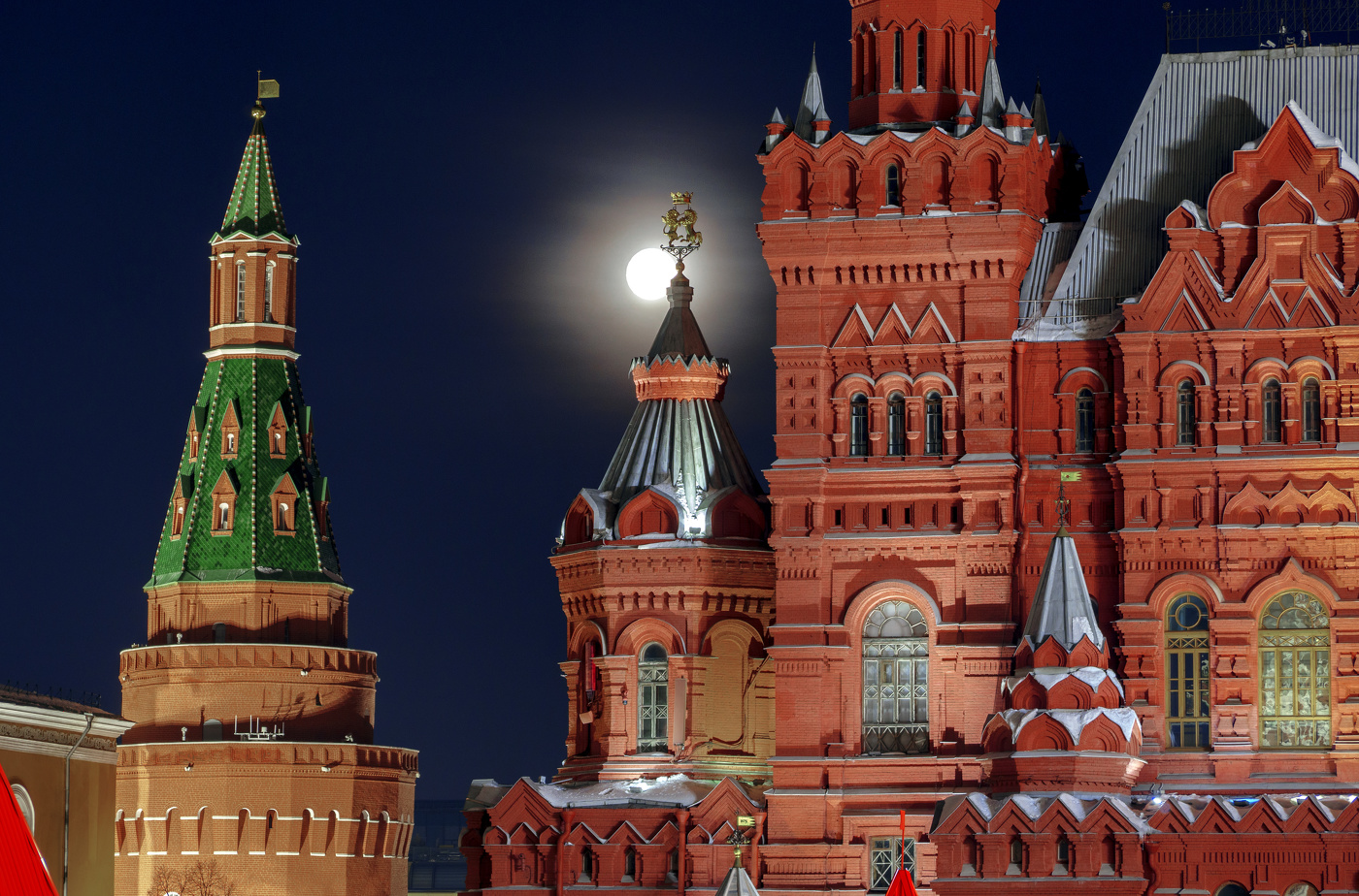 Фрагмент с луной