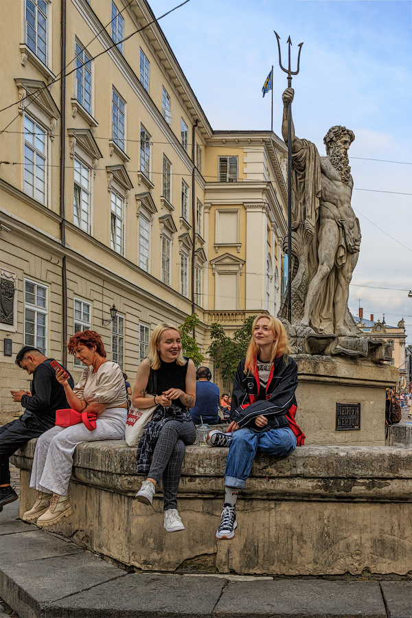 Фонтан с фигурой Нептуна