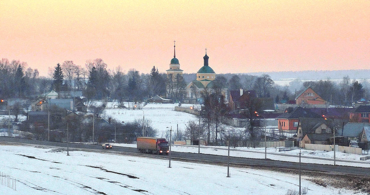 По дороге мимо села