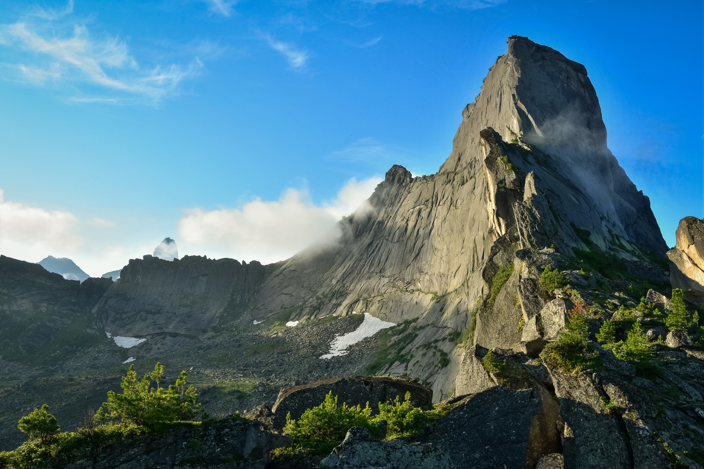 Утро на перевале Спящий Саян
