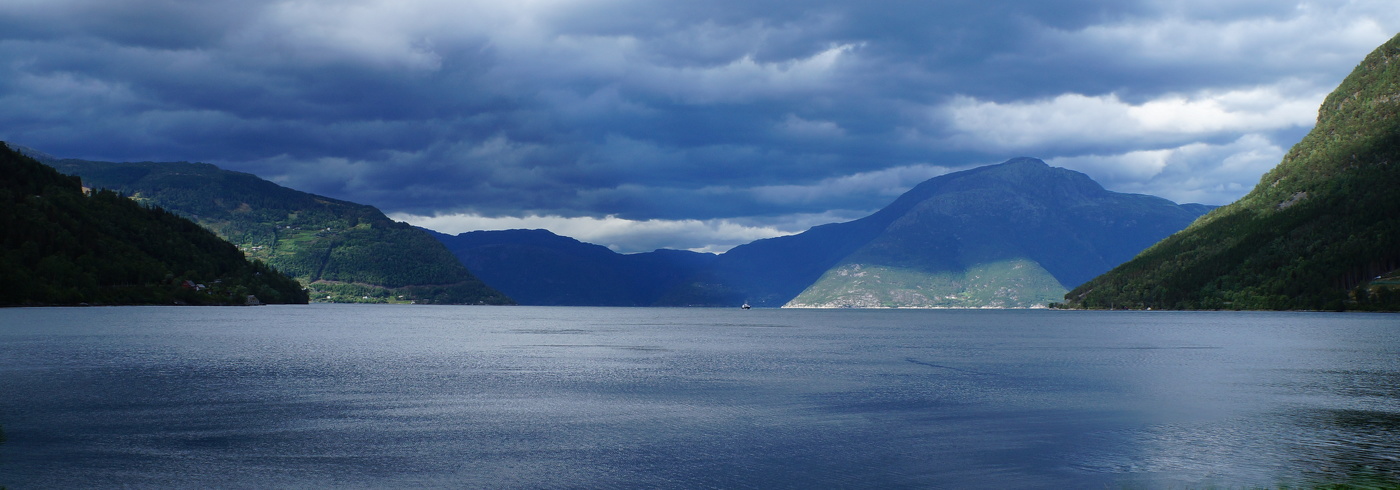 Стиснутые синевой