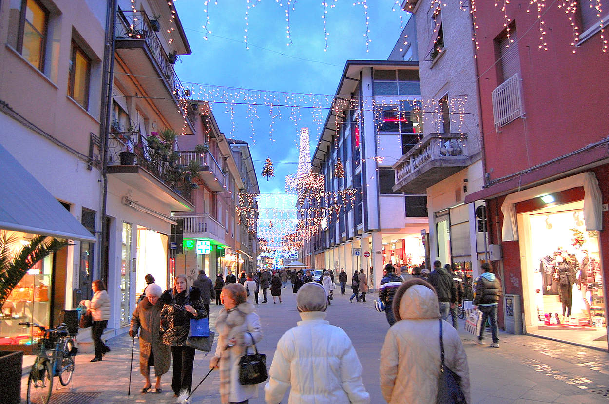 Вечером на улице Римини