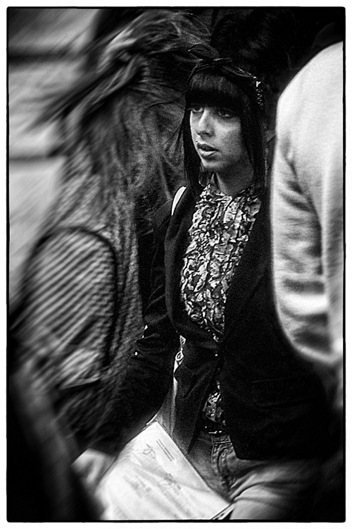 Мелькнула в толпе...