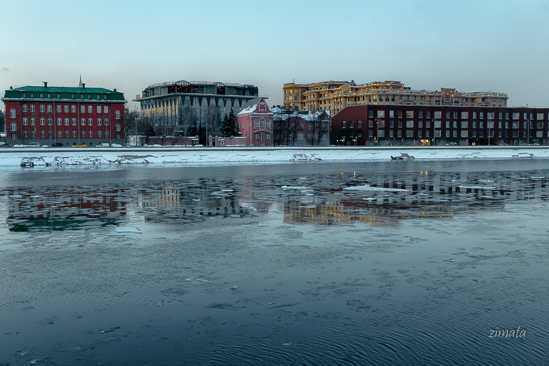 набережная Москвы