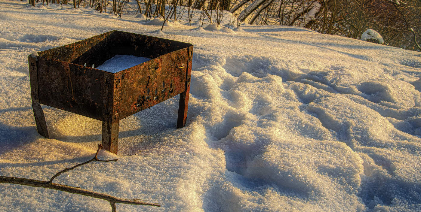 Забытый мангал.