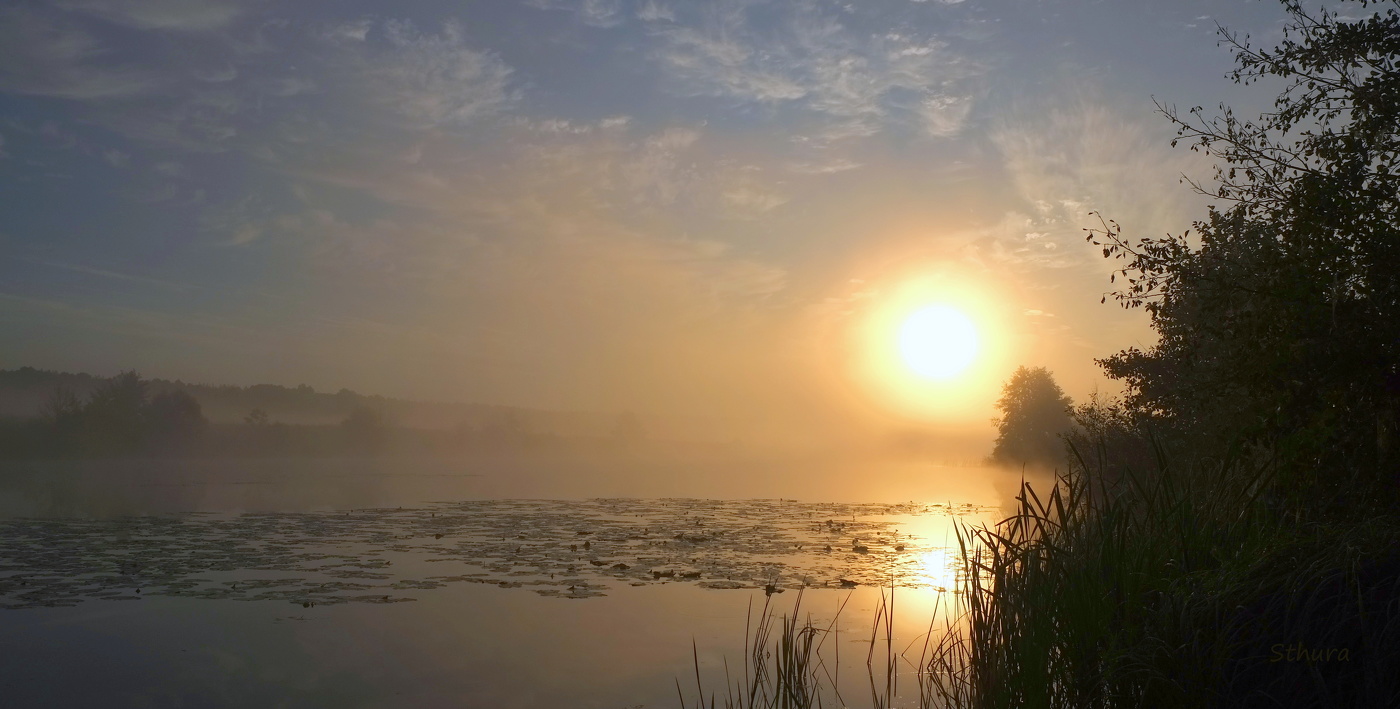 На рассвете.