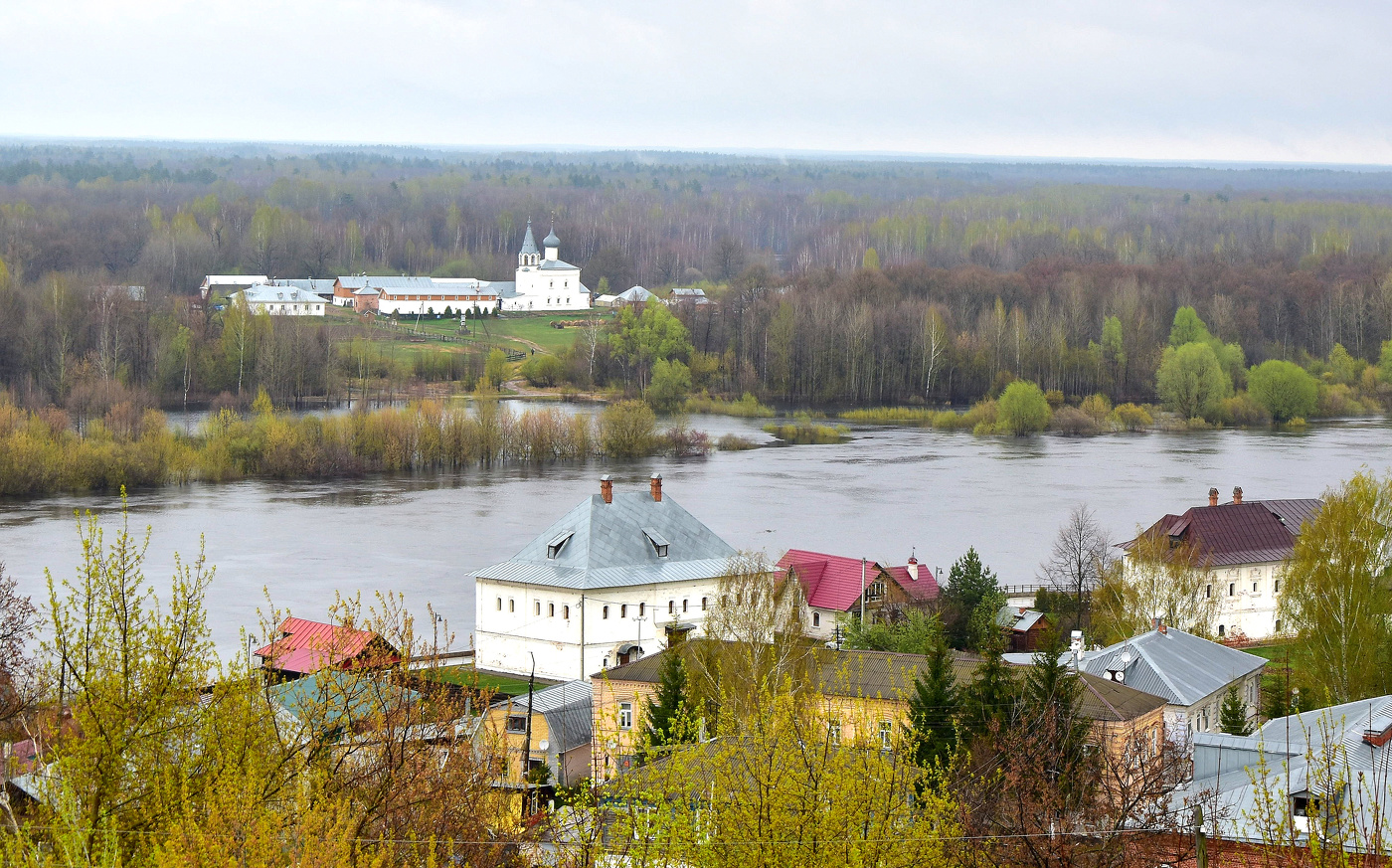 А на том берегу....