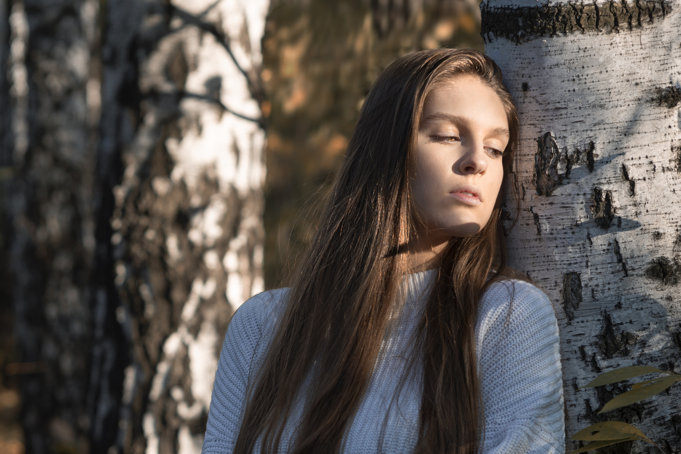 одна среди берез