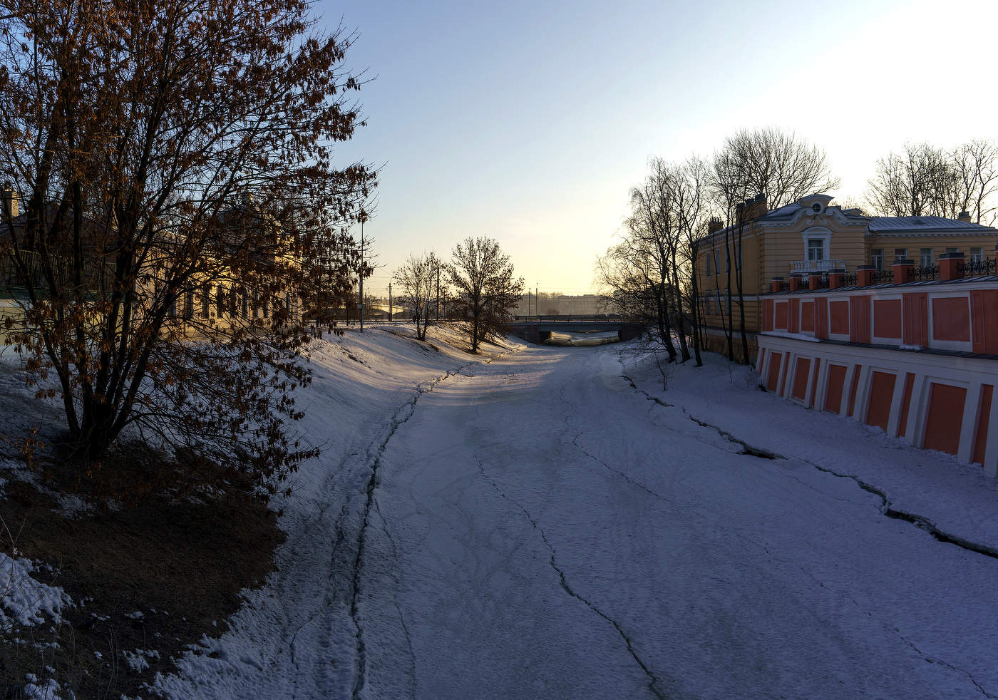 Весенний свет. Питер