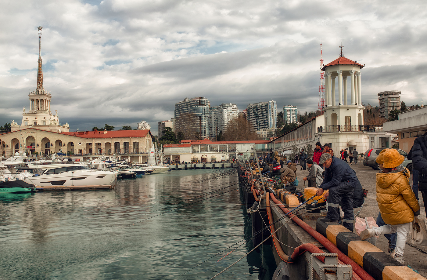 Рыбалка-это возможность пообщаться с хорошими людьми...