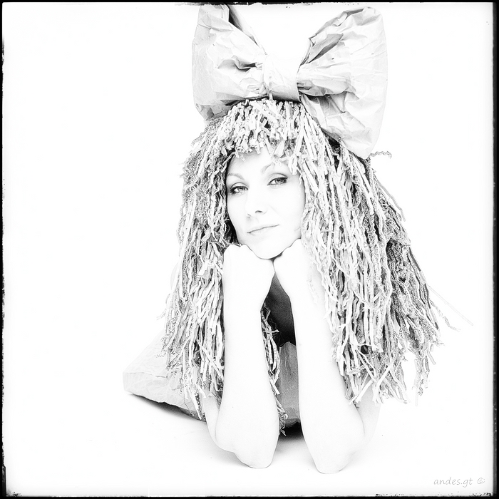 про девочку с волнистыми волосами