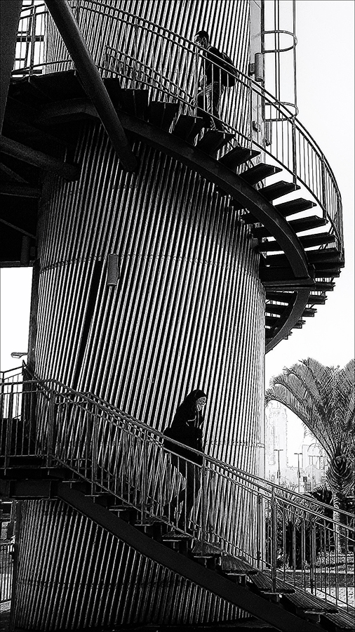 Кто - вверх, кто - вниз...