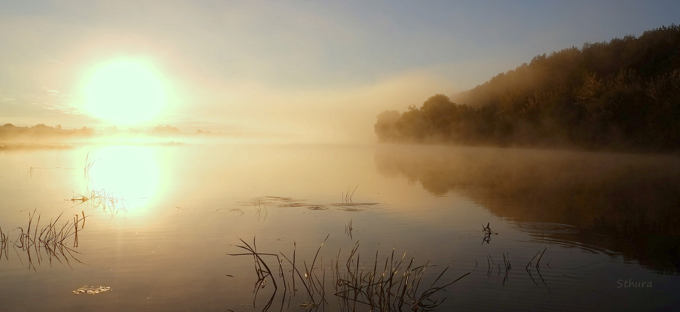 Рассвет на озере Исток.