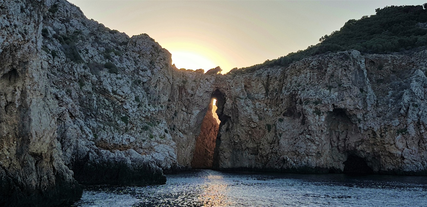 Солнце за стеной...