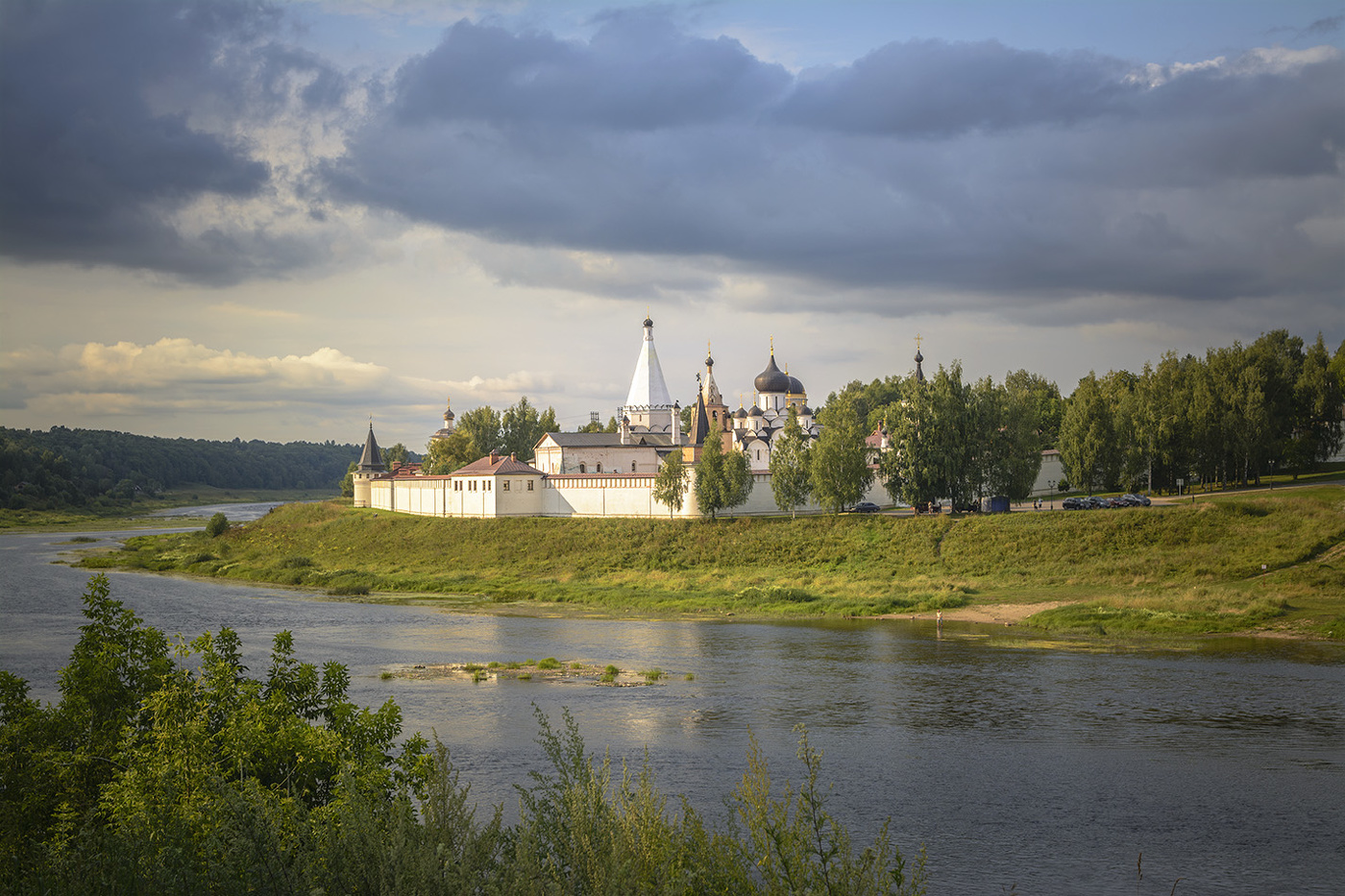 На берегу Волги.