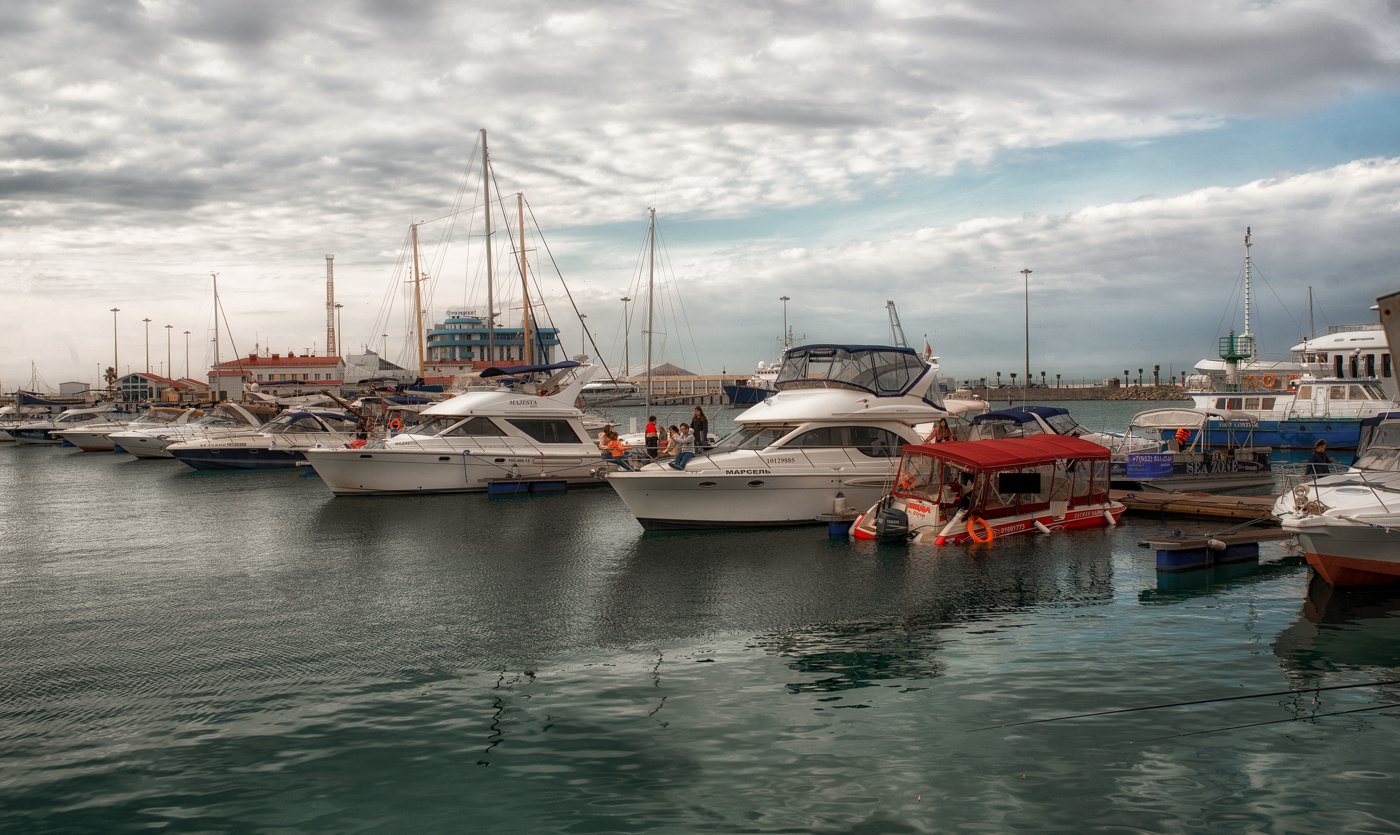 Затонувшая яхта Беда..