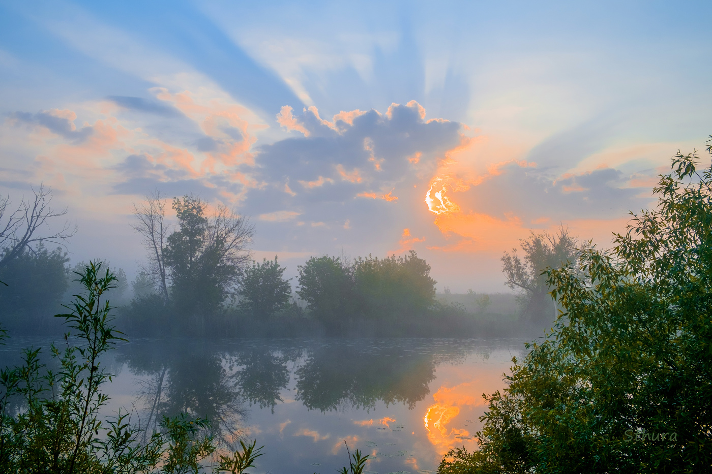 На рассвете.